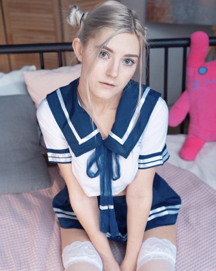 Eva Elfie - Kawaii Schoolgirl Gets Creampie In Puffy Pussy FullHD