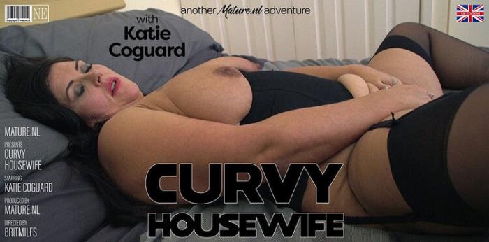 Curvy Housewife Katie Coquard Plays With Her Pussy In Bed: Katie Coquard (EU) (45) (FullHD 1080p) - Mature.nl - [2024]