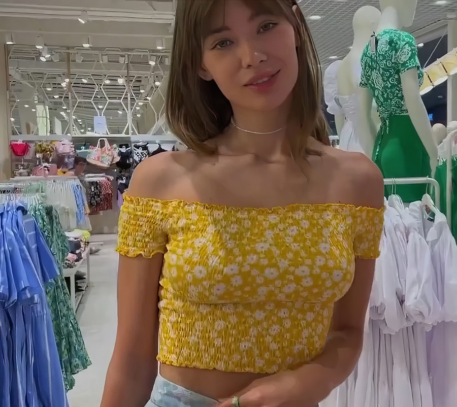 Anna Ralphs - Shopping Mall Fuck (HD/173 MB)