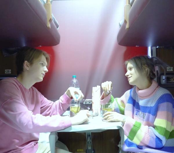 Russian Teens Hard Fucking In The Train  (UltraHD/4K)