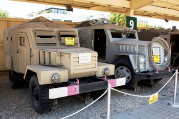 Israel Sanwich Armoured Car Walk Around