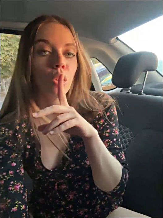 -TATUHA- Masturbates In The Car In Front Of Passers-By - [ManyVids] (HD 1024p)