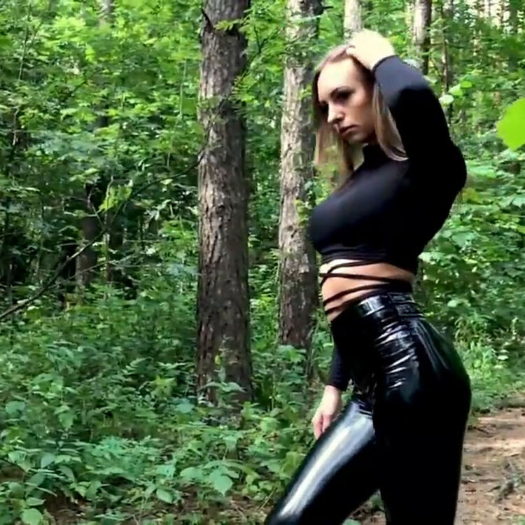 MyLatexBabe: Tatyana T Walk In The Sunny Forest [SD 628p]