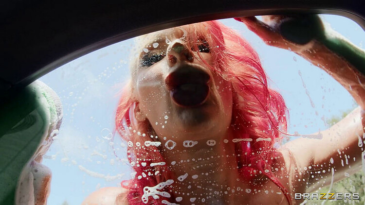 Anal After The Car Wash  : Phoenix Marie (BigButtsLikeItBig/Brazzers) FullHD 1080p