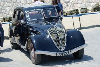 Peugeot 302 Berline (1938) Walk Around