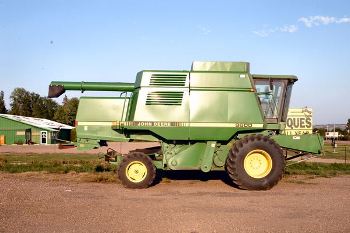 John Deere 9600 Combine Walk Around