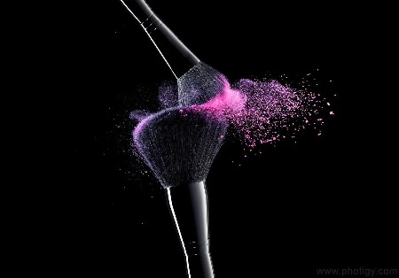 Hi-Speed Action in Cosmetic Photography (Powder Burst)