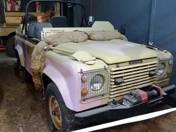 Land Rover Defender 90 Walk Around