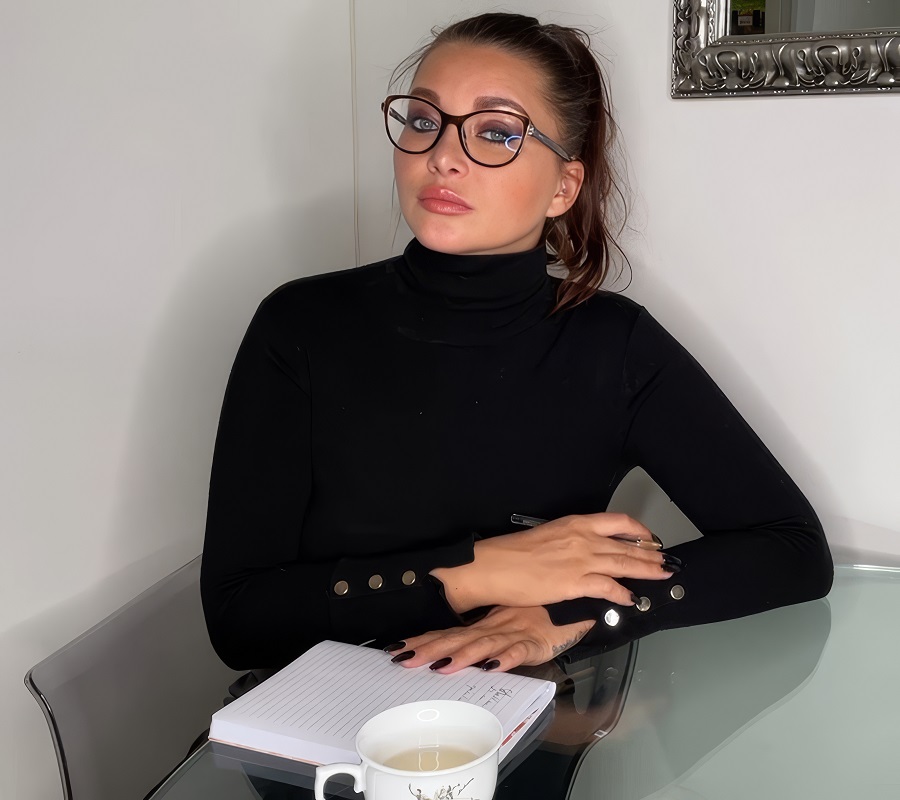 Anna Polina - Sexy Russian Teacher [FullHD 1080p] - Amateurporn