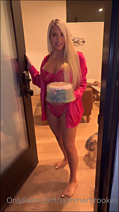 TB Birthday Cake Sextape - [Onlyfans] (UltraHD 2K 1920p)