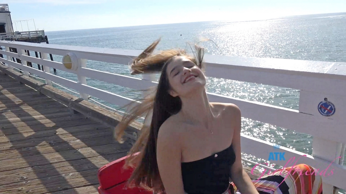 [ATKGirlfriends.com] Violet Viper - Malibu Pier - 4.36 GB