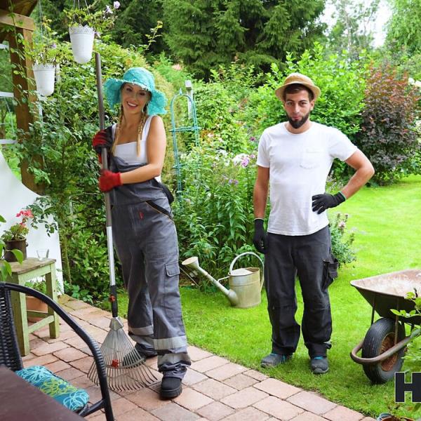 Lucky Bee : It Takes A Thief To Fuck A Thief [FullHD 1080p] 2024