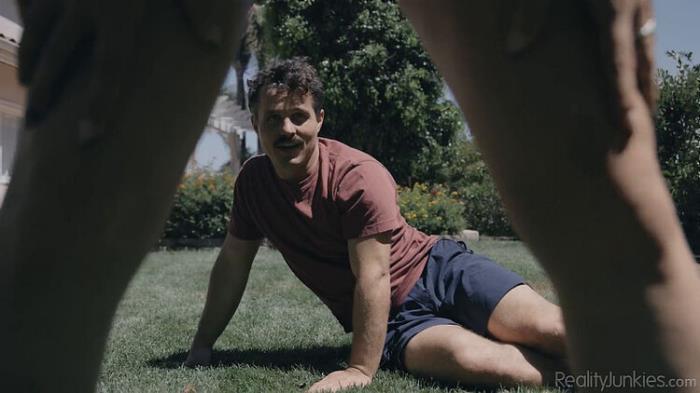 Anna Claire Clouds (Booty Sweat ) (FullHD 1080p) - RealityJunkies - [2024]