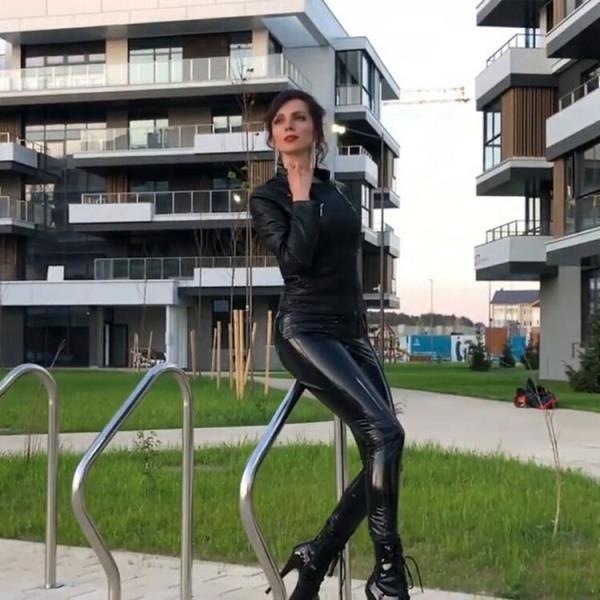 Inna Great Vinyl Outfit [MyLatexBabe] (SD 636p)