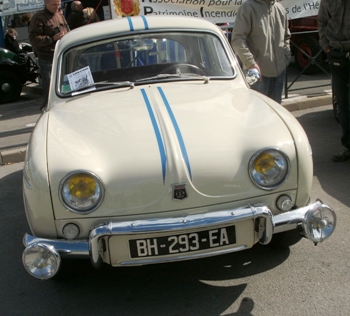 Renault Dauphine R1093 (1956) Walk Around