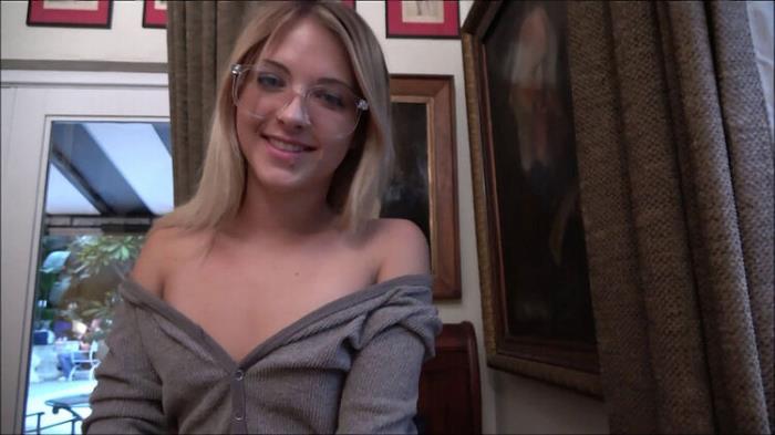 Emma Bugg: Reading Room (FullHD 1080p) - FamilyTherapyXXX - [2024]