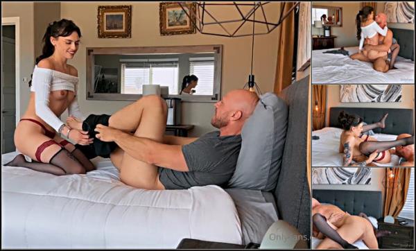 Angel Windell Little Cutie Interrupted Johnny Sins Working On Laptop - [Onlyfans] (HD 720p)