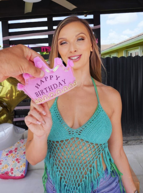 Layna Landry : Saving Layna S Party (IKnowThatGirl/Mofos) FullHD 1080p