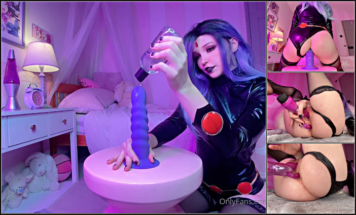 Belle Delphine - Raven Cosplay