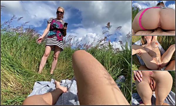 Milf Caught Me Jerking Off In Nature - [PornHub] (FullHD 1080p)