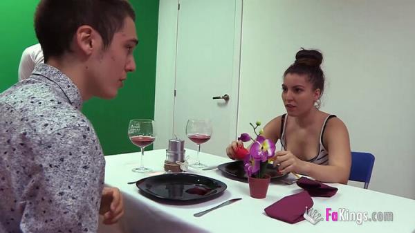 Cloe Diaz : Fisrt Dates?  Jordi: freak y matarife vs Cloe [HD 720p] 2024