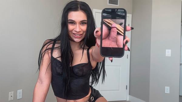 Delilah Dagger - Goth Step Sister Learns to Get Along  Watch XXX Online FullHD