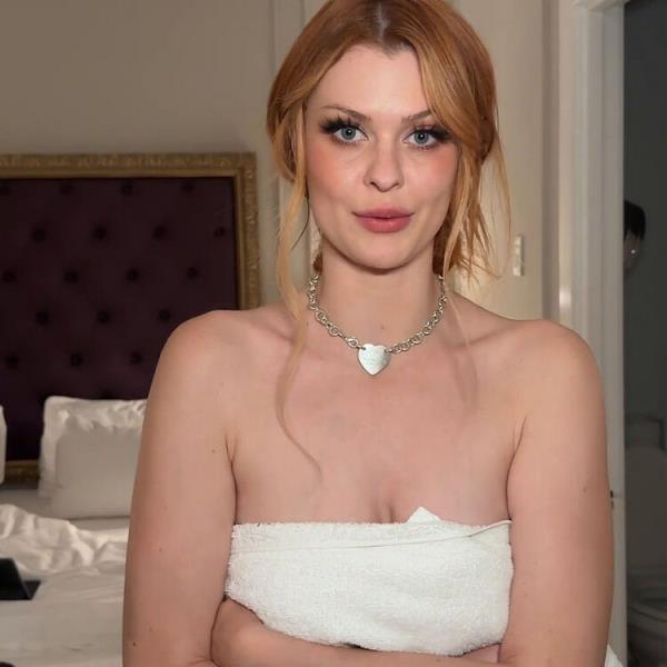 I Met Her In The Elevator, Now She s In My Hotel Room Naked and Wet Elly Clutch [Onlyfans] (FullHD 1080p)