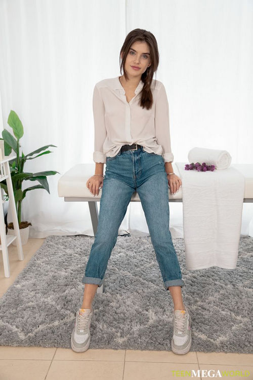 TrickyMasseur/TeenMegaWorld: Stefany Kyler Aka Nata Paradise : Spicy Massage Ends With Orgasm (FullHD) - 2024