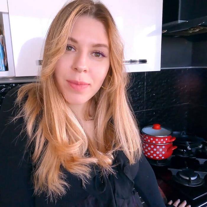 Did You Think Your Stepmom Was Really Stuck MichaelFrostPro (FullHD 1080p) - Onlyfans - [2025]