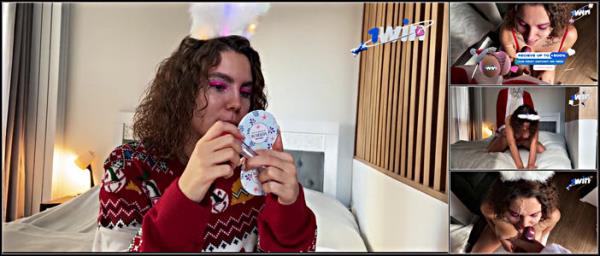 My Little Betsy - The Best Gift For The New Year Is Sex With Santa Claus And Magic Facial - [PornHub] - 2025 (FullHD 1080p)