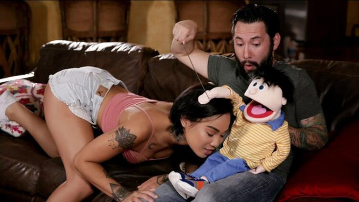 Honey Gold Letting My Fake Niece Down (FullHD 1080p) - FamilyHookups - [2025]