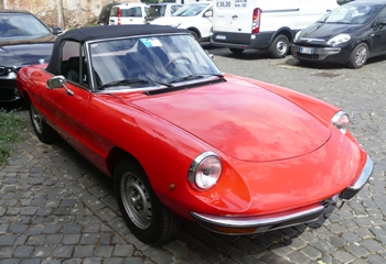 Alfa Romeo Spider Series 2 2000 Veloce (1971) Walk Around