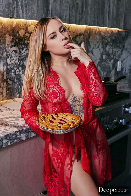 Deeper: Anna Claire Clouds : Before The Guests Arrive (FullHD) - 2025