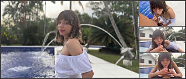 Blowjob In The Pool - [PornHub] - 2025 (FullHD 1080p)