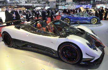 Pagani Zonda Cinque Roadster (2009) Walk Around