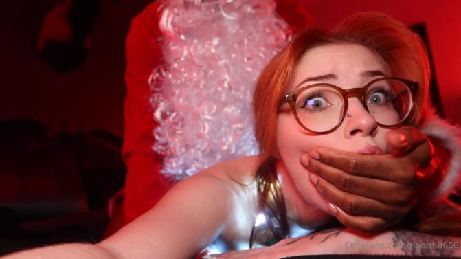 Naomi Hughes aka Naomih666 - Daydreaming About Fucking BBC Santa