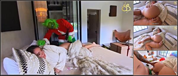 Scarlet Benz | @scarletbenz - Colombian Blonde Misbehaves On Christmas And The Grinch Gives Her FIRST ANAL FUCK - [PornHub/Onlyfans] - 2025 (FullHD 1080p)