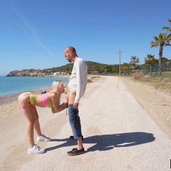 Angie Lynx: Crazy Anal Moves in Public [PublicBang.com/BangBros.com] (HD 720p)