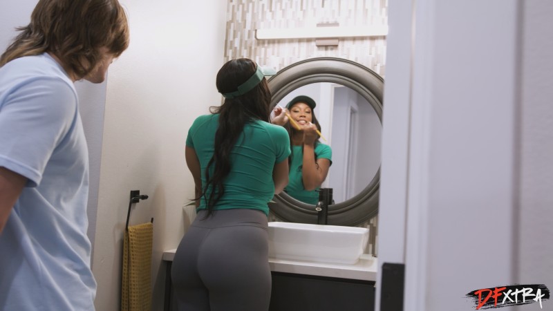 August Skye - Running Late