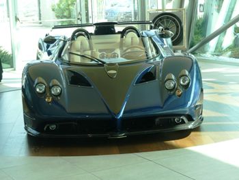 Pagani Zonda HP Barchetta (2017) Walk Around