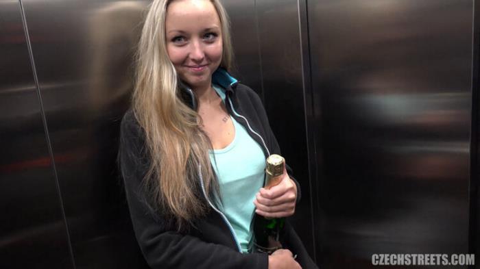 Streets 98 (FullHD 1080p) - CzechStreets/CzechAV - [2025]