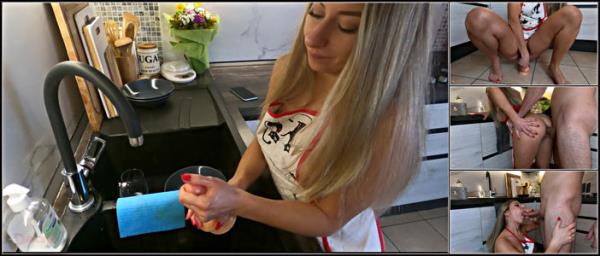 Davcina - This Italian Slut Is In The Mood For Cock In Her Ass And Calls a Friend To Get Her Ass Fucked - [PornHub/Onlyfans] - 2025 (FullHD 1080p)