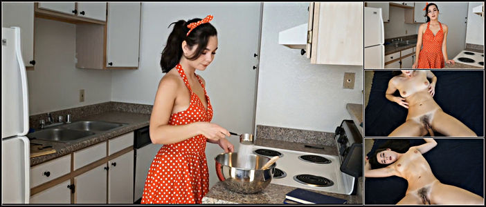 Hairy Bush, Housewives, Tan Bodies Lexxykitty 1950s Housewife Bakes Pie And Fucks Cock