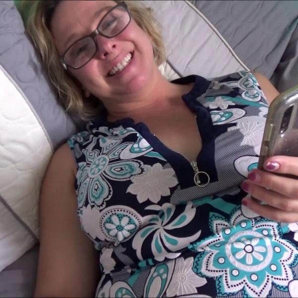 Clips4Sale: Brianna Beach : Working Step Mom Distracted By Step Son (FullHD) - 2025