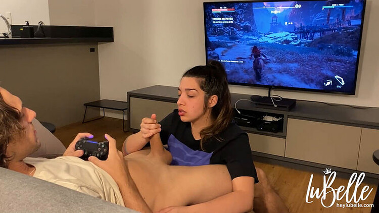 Slutty Girlfriend Sucks Dick And Rides While He Plays Videogame Hey Lubelle (Onlyfans) FullHD 1080p