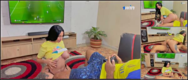 Jenifer Play Ll - Mientras Esta Jugando Videojuegos ?? Le Saco La LECHE BIEN RICO ?? JENIFERPLAY - [PornHub/Onlyfans] - 2025 (FullHD 1080p)