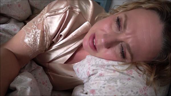 MomComesFirst: Brianna Beach  Gentle Touch (FullHD) - 2025