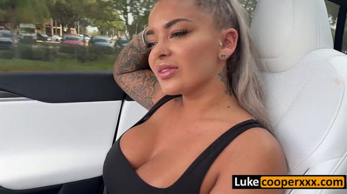 Insanely Sexy Aussie Hayley Davies Fucking Uber Driver In Car Luke Cooper