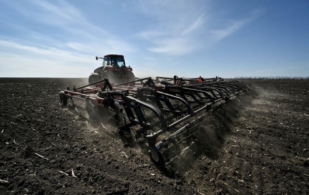 В Украине весенняя посевная стартовала в 15 областях