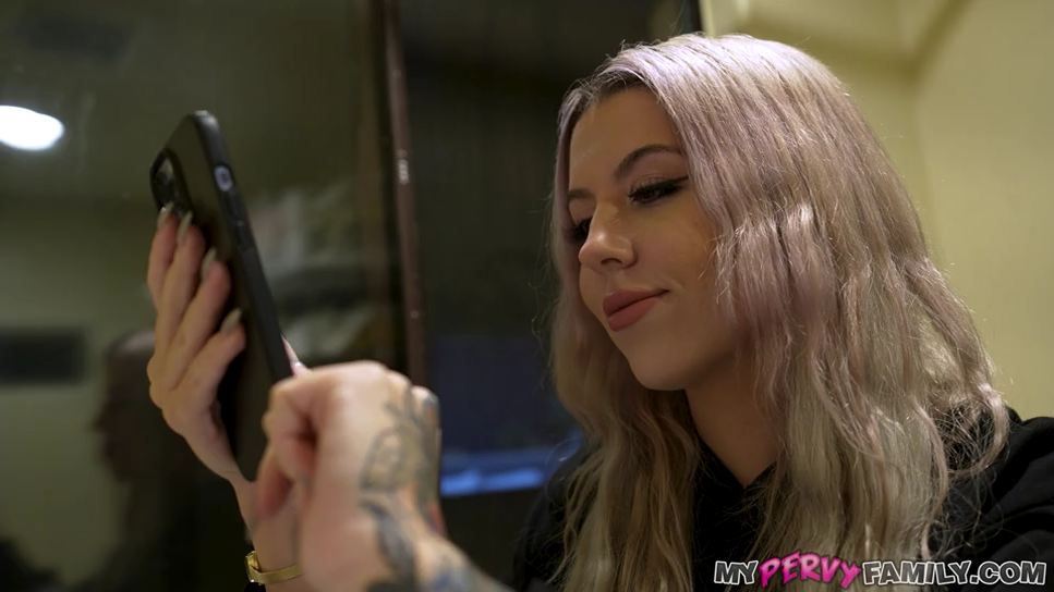 Luna Legend - My Stepsis Is A Control Slut